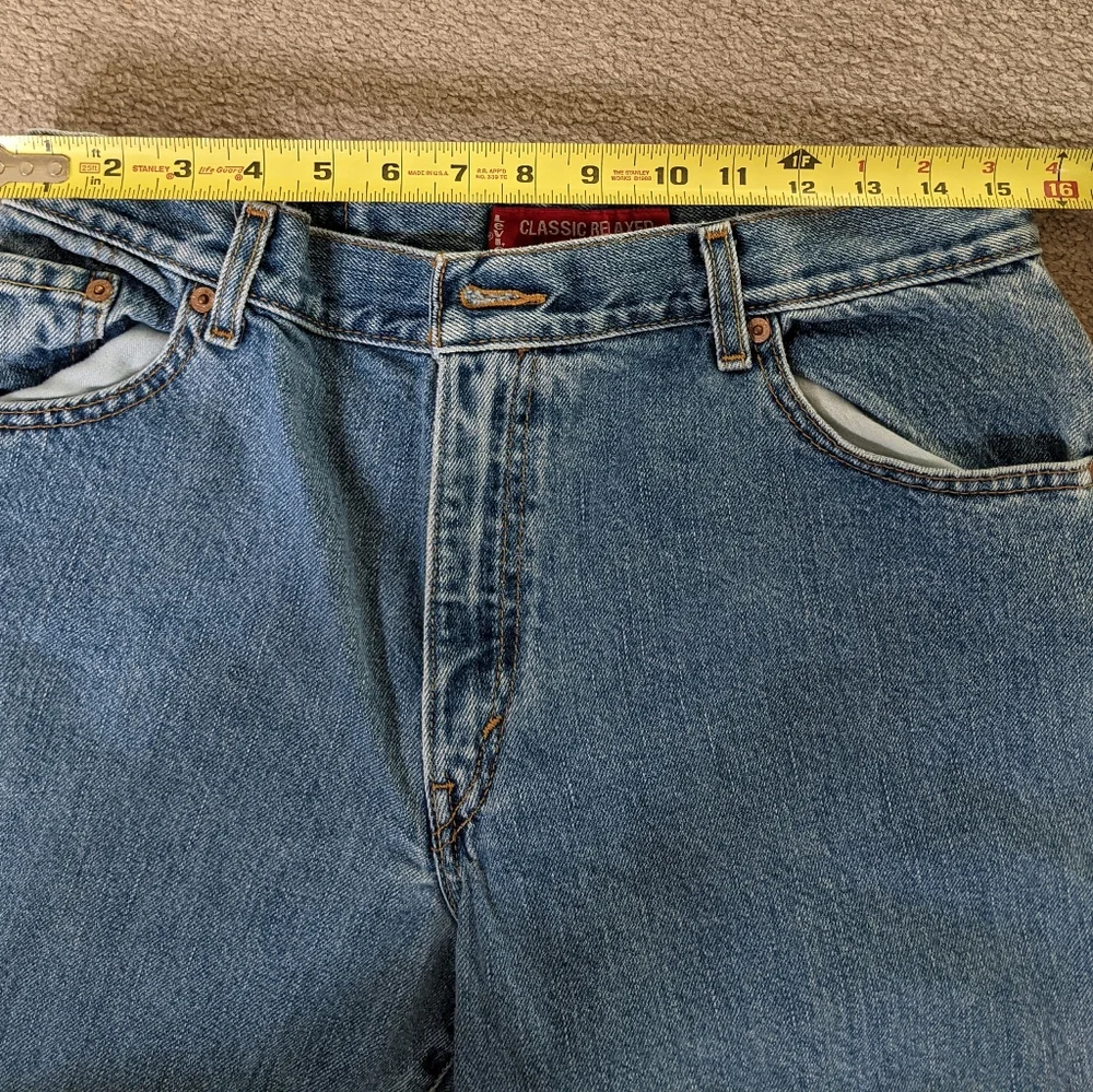 Vintage women's classic Levi jeans 550, as new 14 Miss, 31 waist, 28 1/2 length